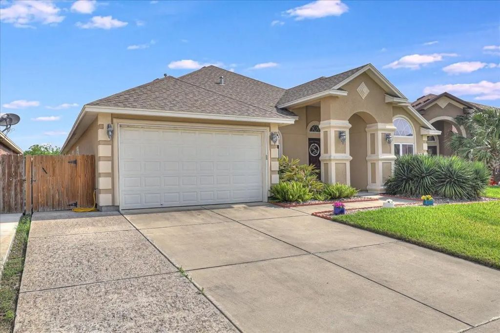 7522 S Lake Drive, Corpus Christi
