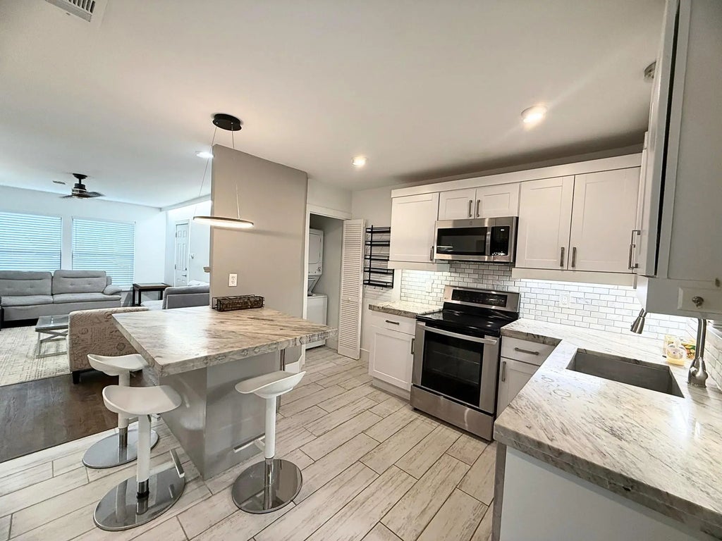 403 Avondale Street 6c, Houston