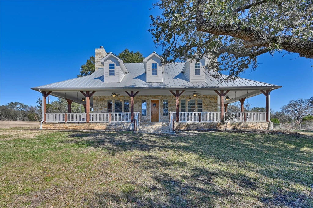 820 Candlelight Circle, Brenham