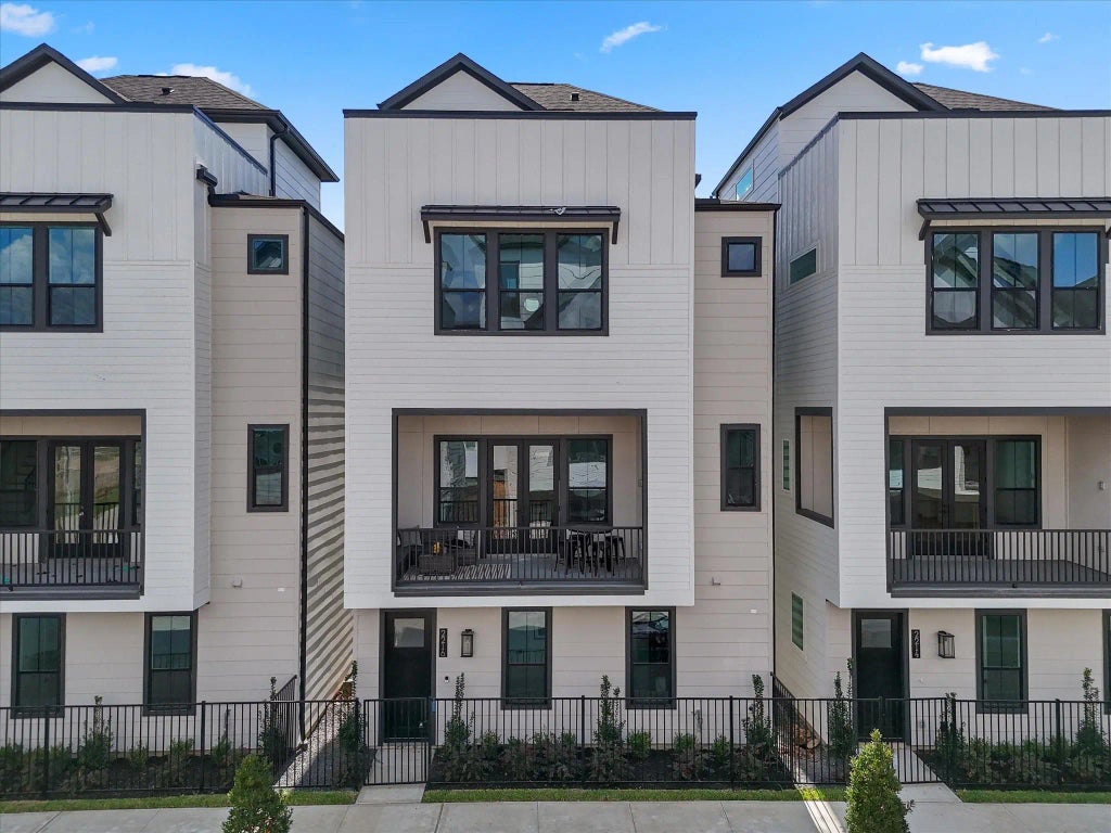 2220 Dennis Street, Houston