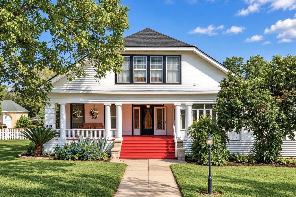 915 Saint Lawrence Street, Gonzales