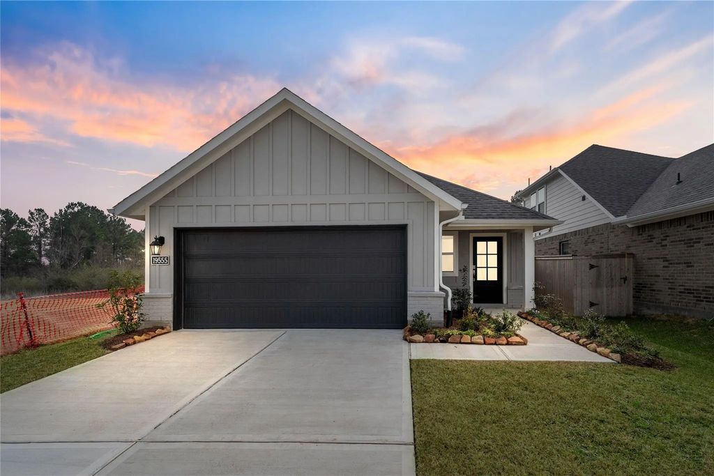19555 Montgomery Ridge Way, Montgomery