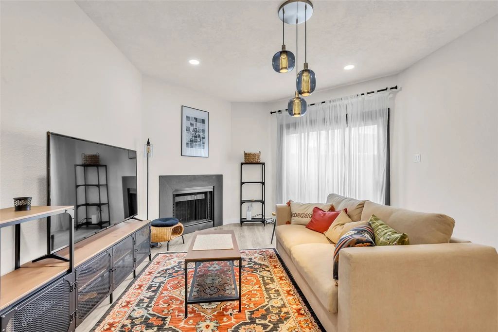 10855 Meadowglen Lane 604, Houston