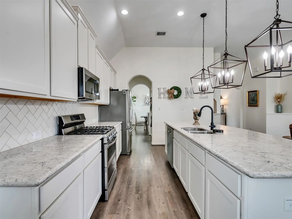 14247 Medina Drive, Baytown