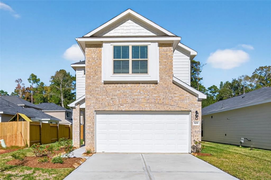 306 Emerald Thicket Lane, Huffman