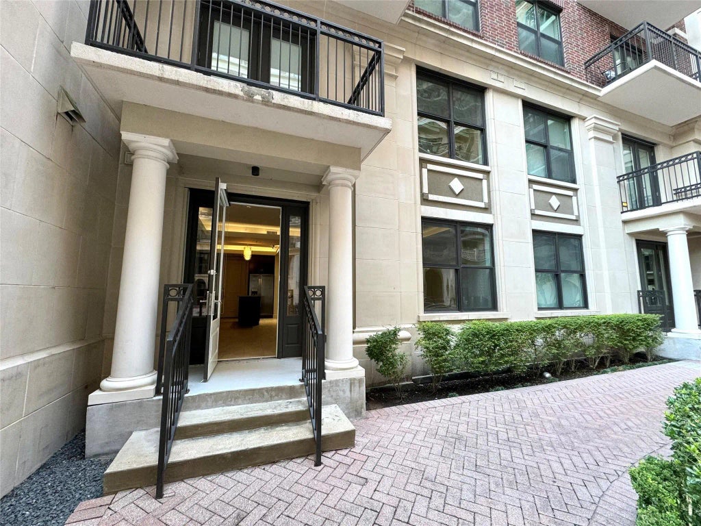 2303 Mid St Lane 110, Houston