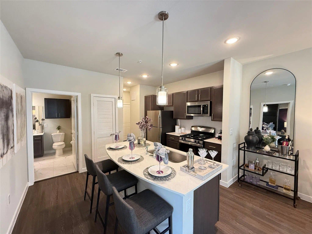 2102 Antoine Drive A1-4305, Houston