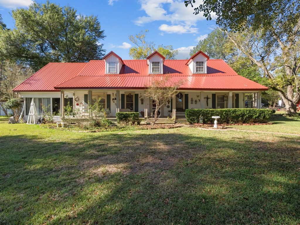 2641 Us-69 N, Doucette