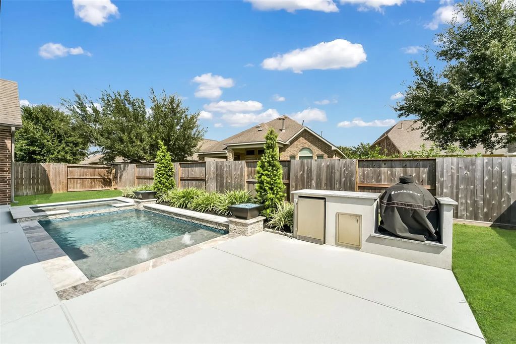 6714 Pioneer Trail, Katy