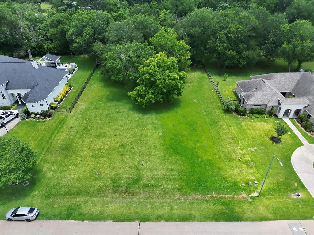 32915 Whitburn Trail, Weston Lakes