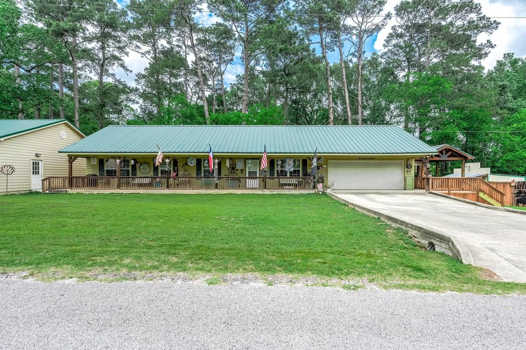 100 Magnolia Place, Coldspring