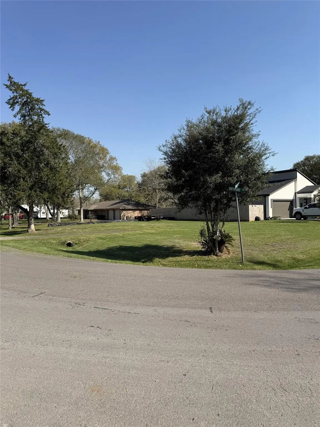 2719 West Street, Rosenberg