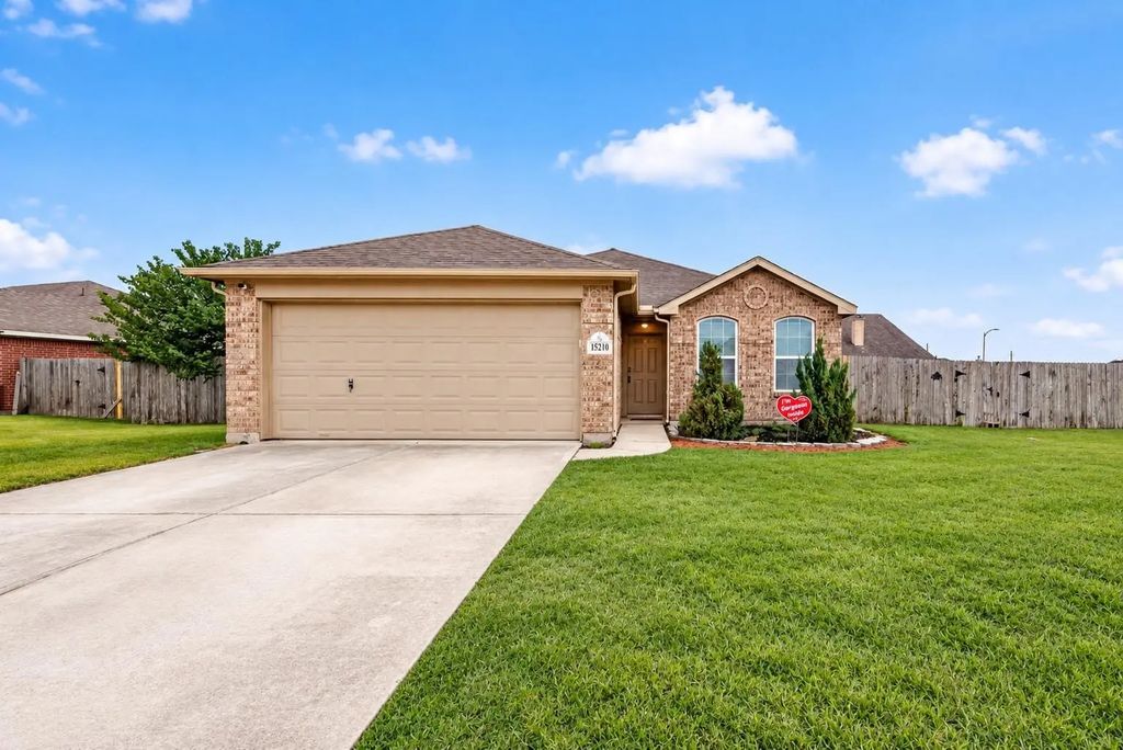 15210 Victoria, Baytown