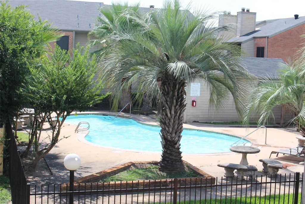 16111 Aspenglen Drive 1004, Houston