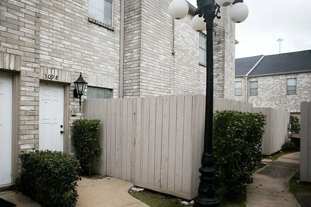 3098 Holly Hall Street 3098, Houston