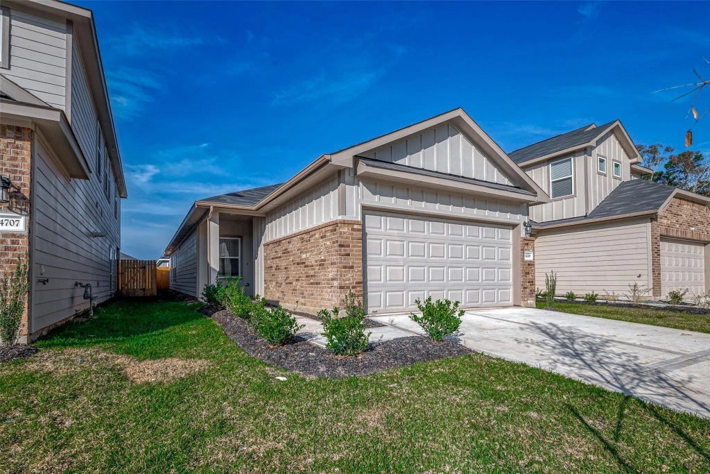 24709 Stablewood Forest Court, Huffman