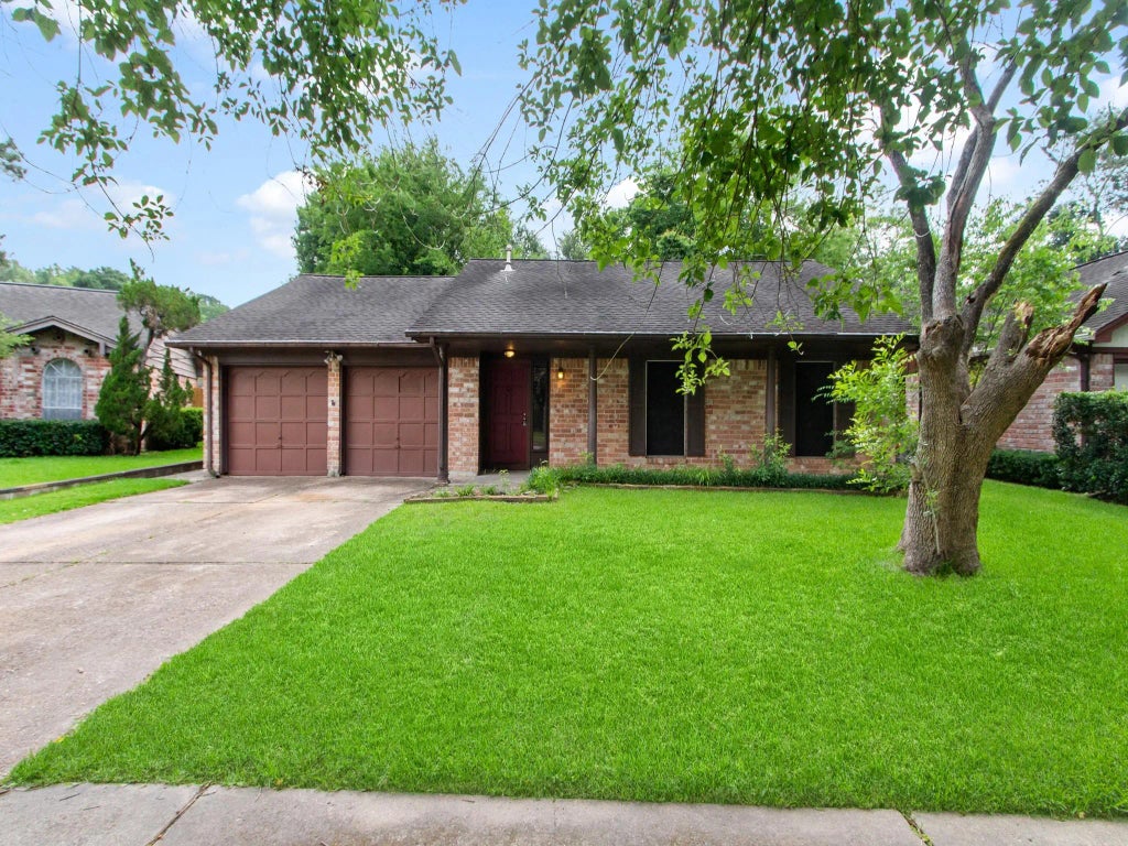16334 Hollow Wood Drive, Houston