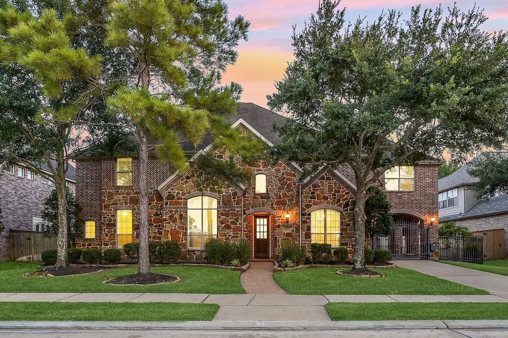 25411 Springwood Lake Drive, Katy