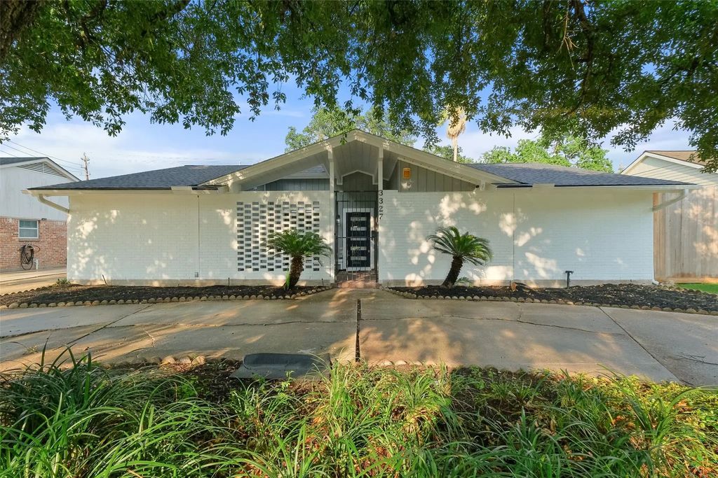 3327 Freshmeadows Drive, Houston