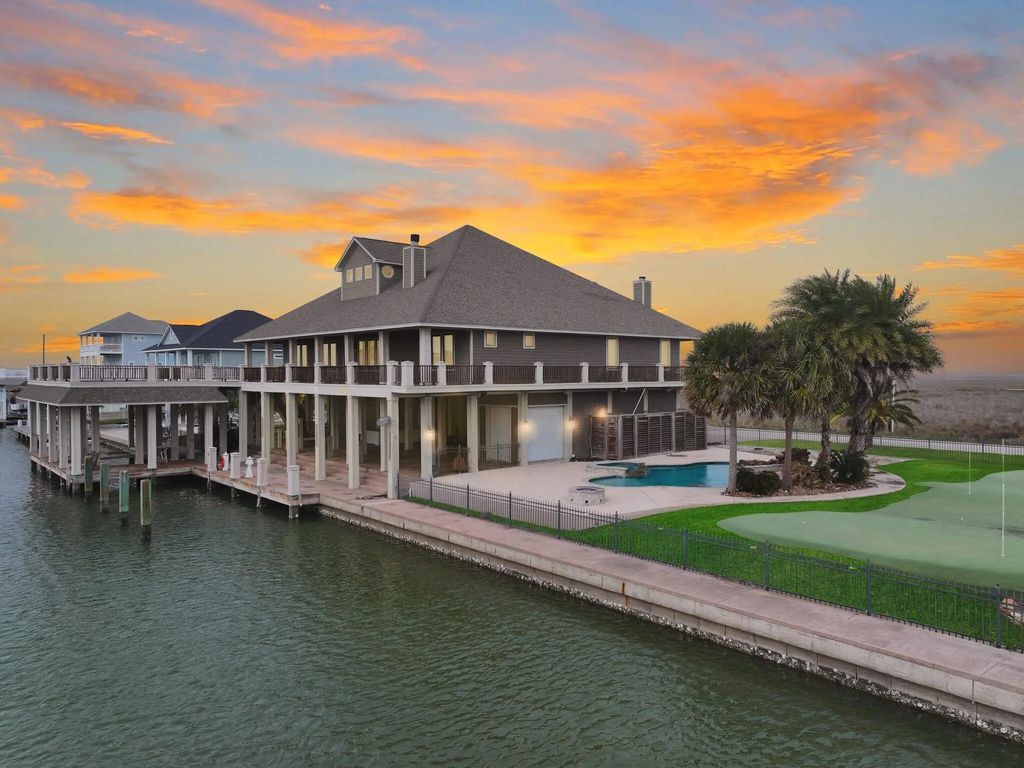 1239 Lagoon Drive, Crystal Beach