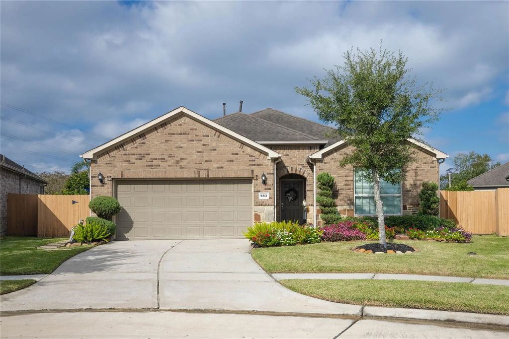 653 Iago Court, League City
