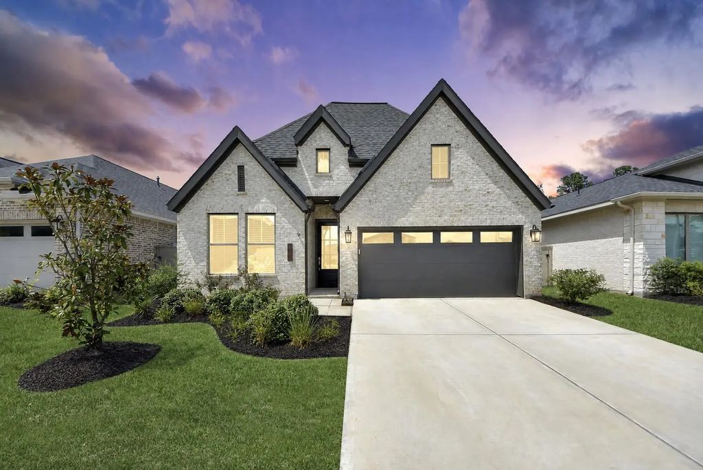 111 Harlequin Duck Court, Magnolia