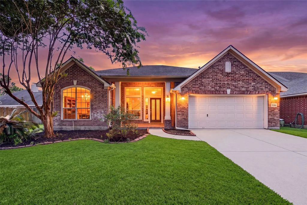 3146 Autumnjoy Drive, Pearland