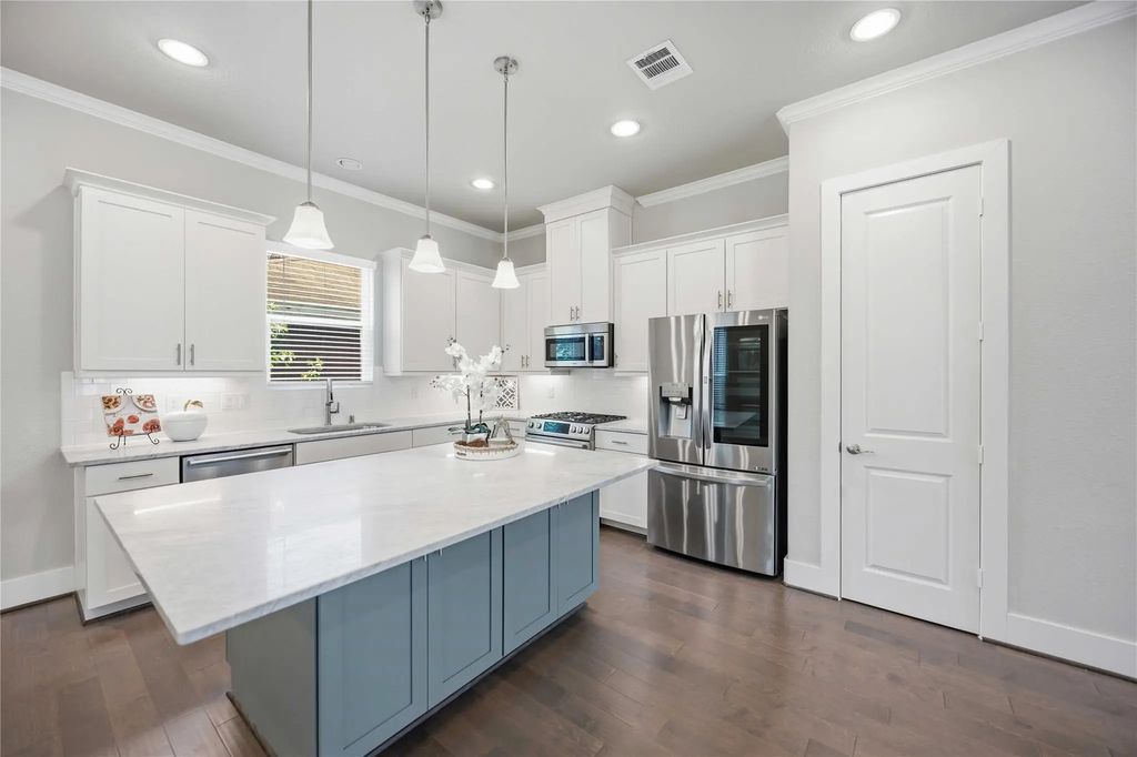 420 W 28th Street B, Houston