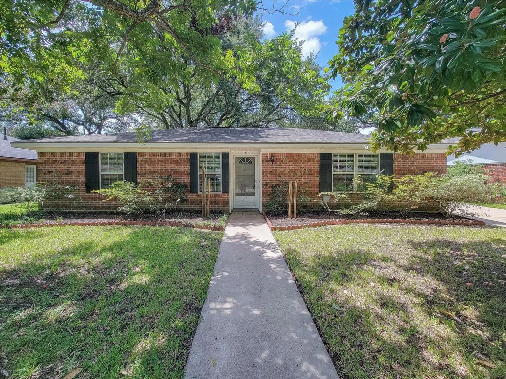 111 Azalea, Sugar Land