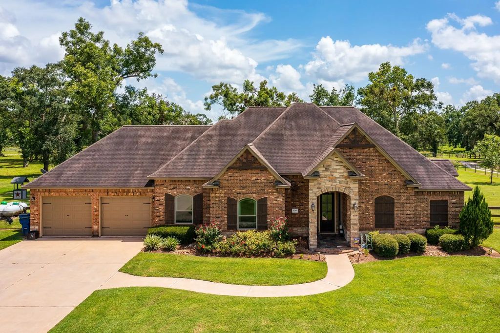 5745 Cr 823, West Columbia