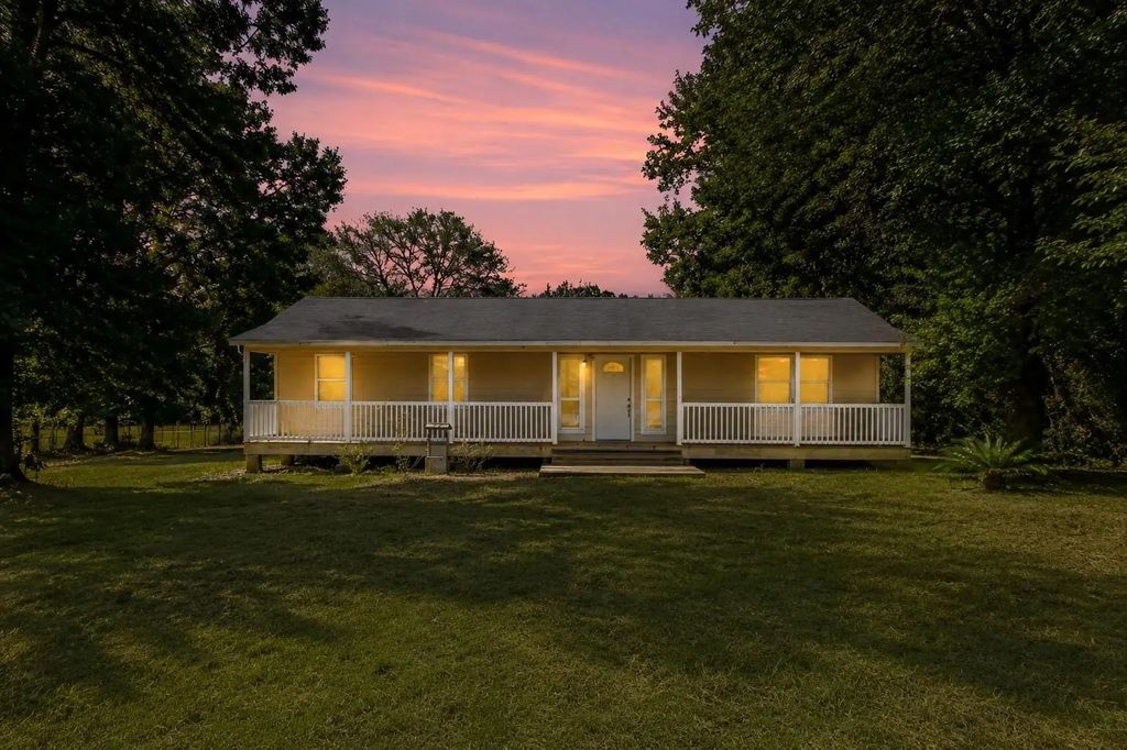 31 Elendor Drive, Cleveland