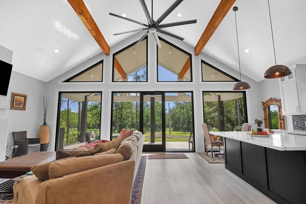 2231 Cr 3550, Woodville