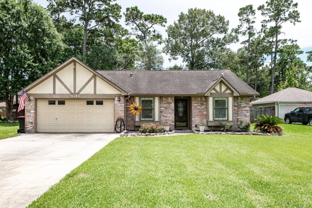 9614 Pinehurst Street, Baytown