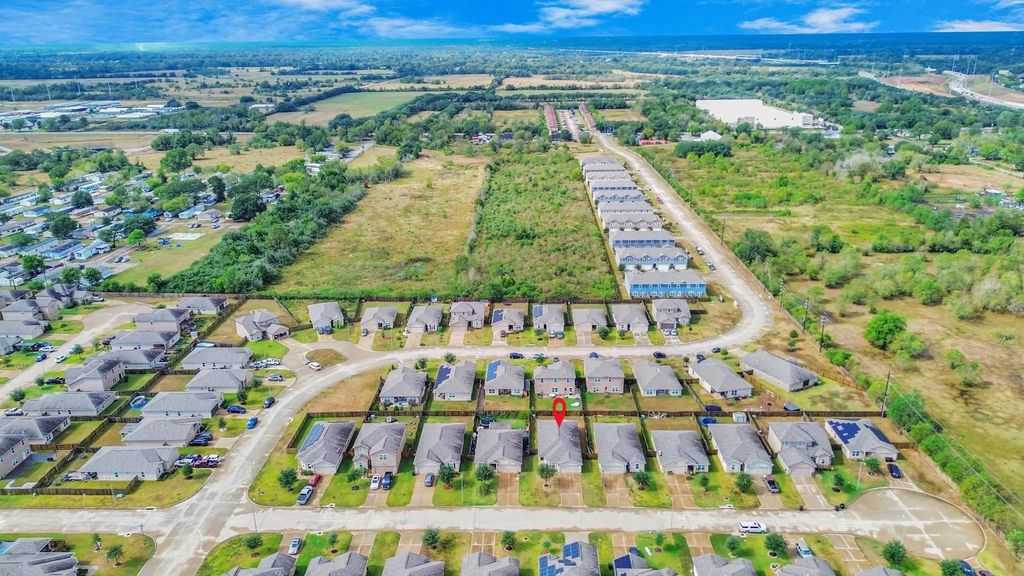 985 Lake View Circle W, Brookshire