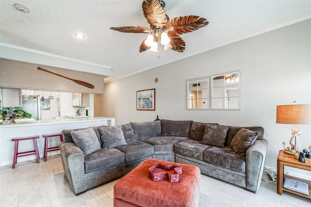 351 Lakeside Lane 209, Houston