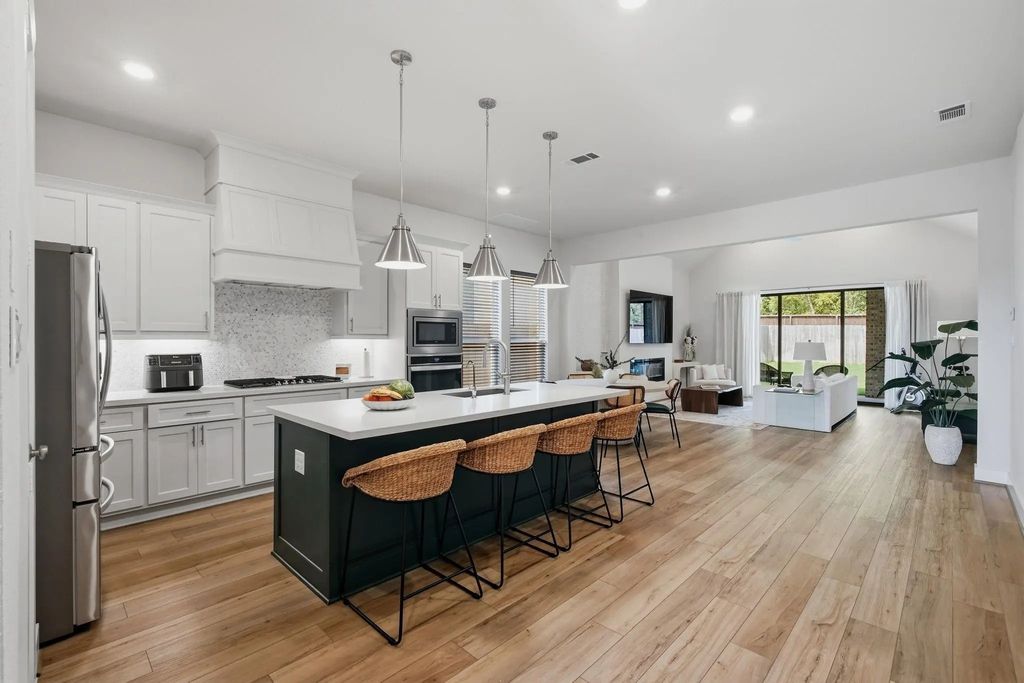 24615 Lukes Landing Way, Tomball