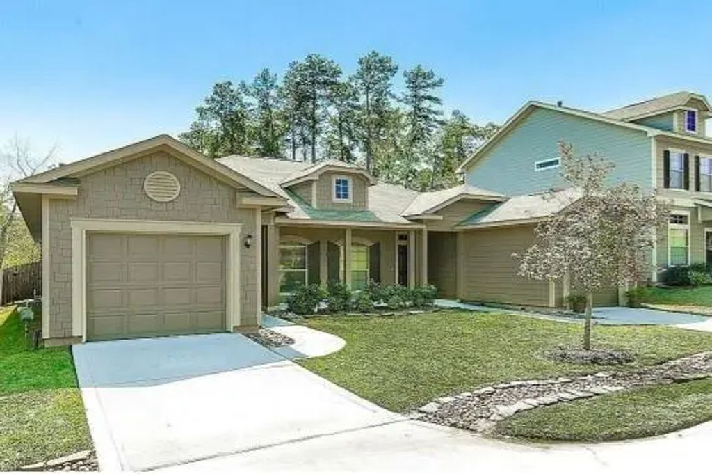 54 Woodland Hills Drive A, Conroe