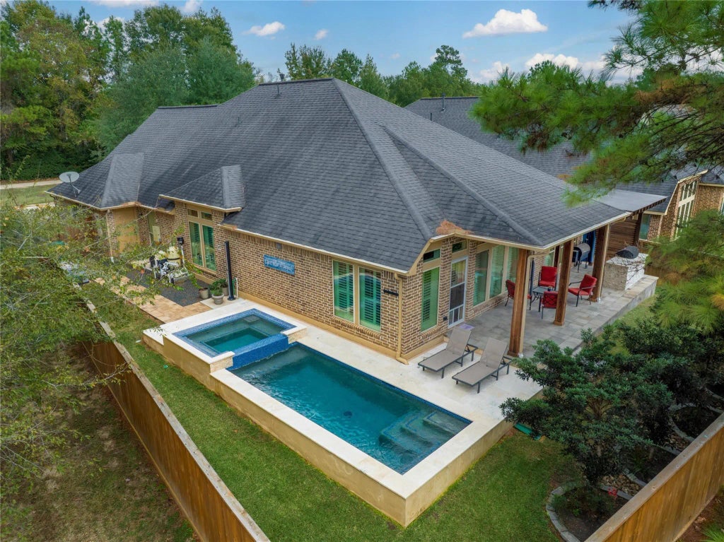 175 Forest Heights Lane, Montgomery