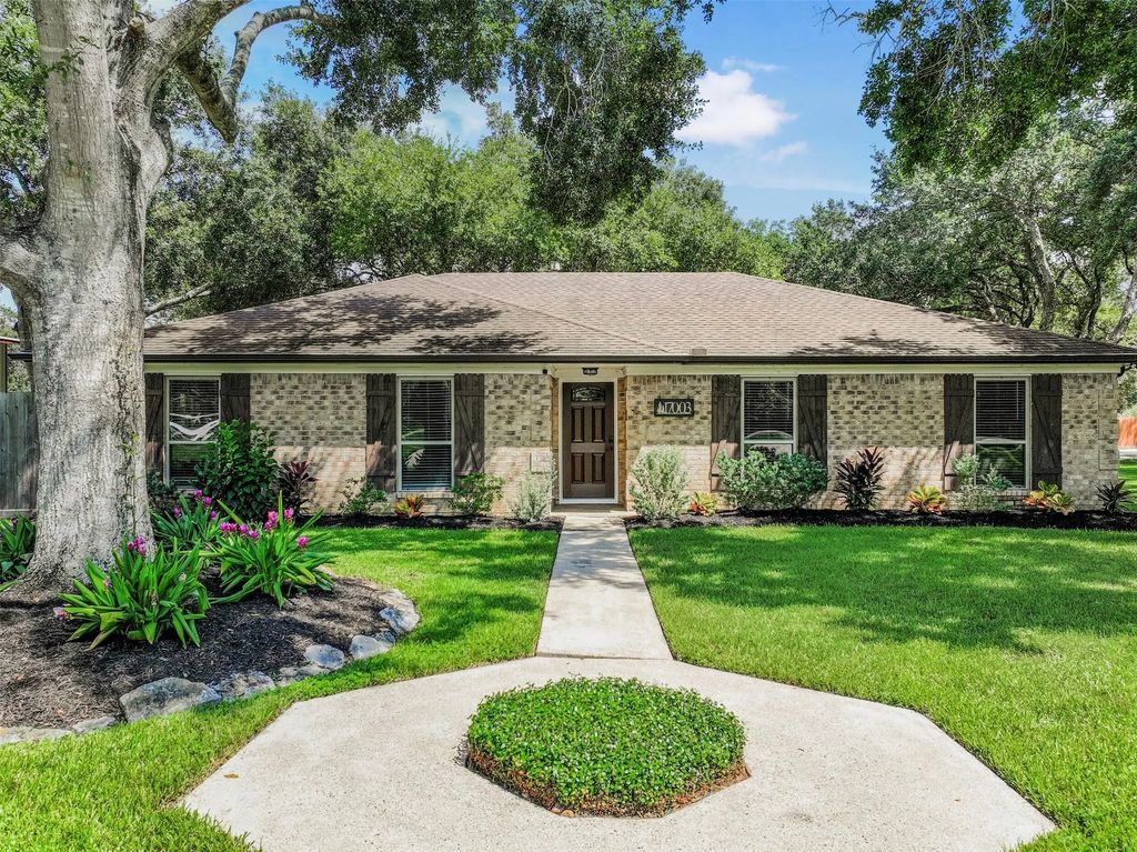 17003 County Road 127, Pearland