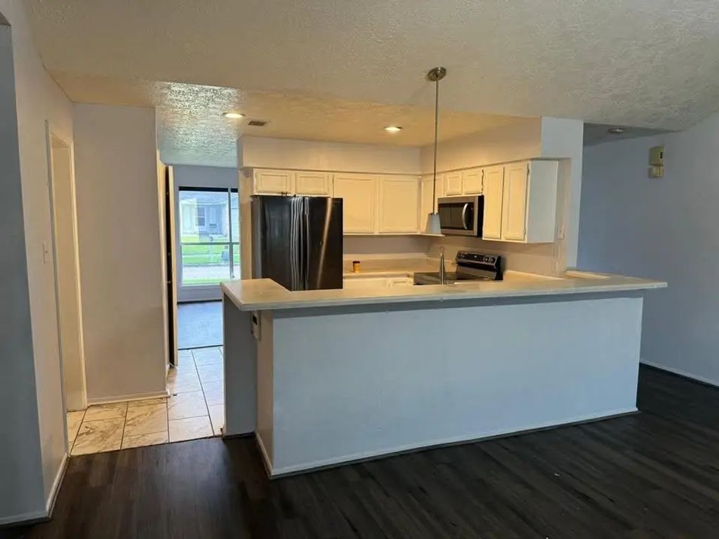 16818 Nina Drive, Friendswood