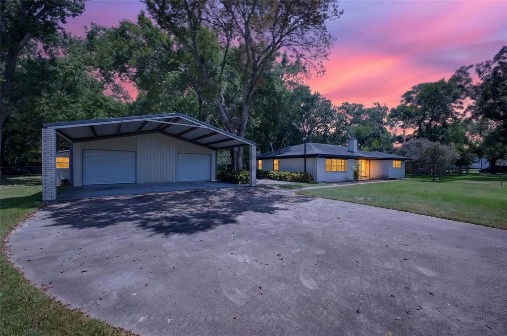 12803 Fairlane Drive, Pearland