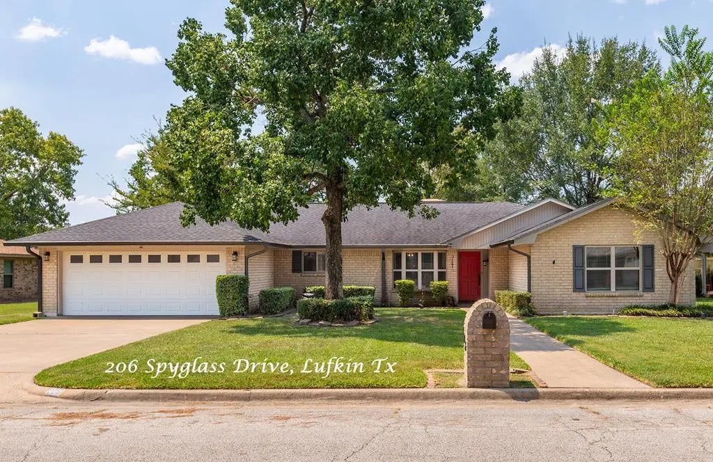 206 Spyglass Drive, Lufkin
