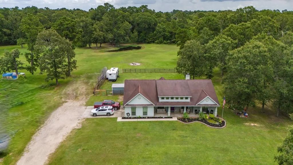 237 County Road 6401, Dayton