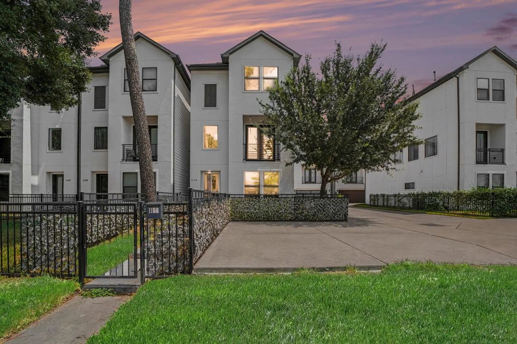 1156 Wycliffe Drive, Houston