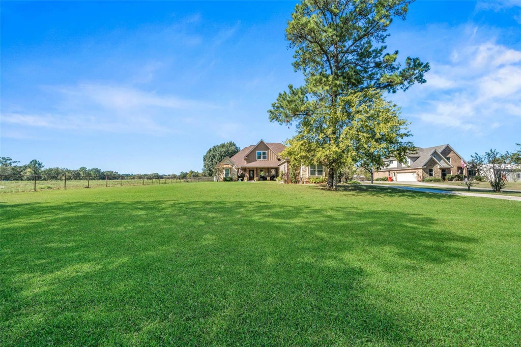 5112 E Settlers Bend, Montgomery