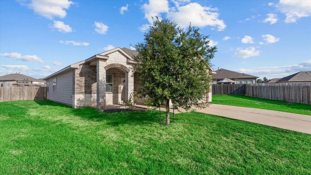 14105 Kamilia Road, Conroe