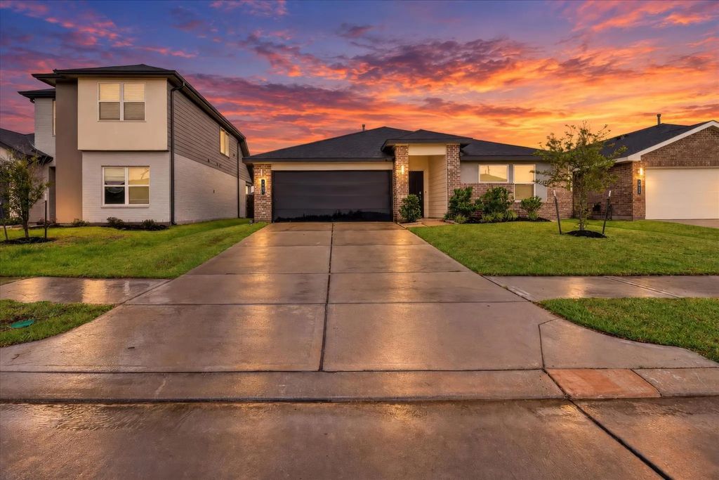 7907 Sleek Flock Lane, Rosharon