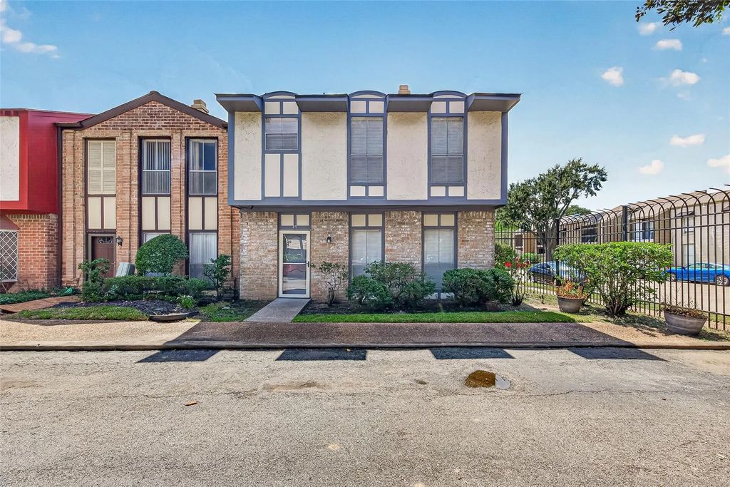 7700 Creekbend Drive 49, Houston