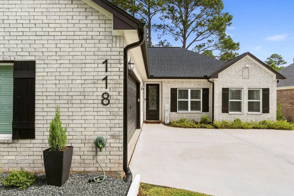 118 Wick Willow Road, Montgomery