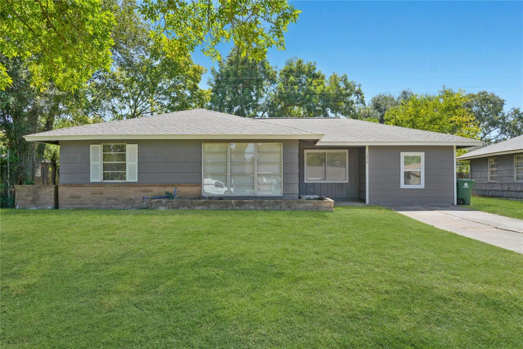 5870 Reed Road, Houston